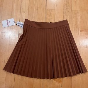 BNWT Aritiza Sunday Best Tabby Pleated Skirt